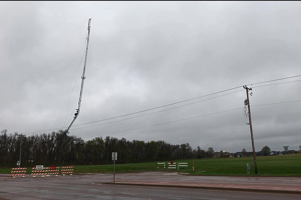 Watch 400 ft Radio Tower Come Down in Sioux Falls