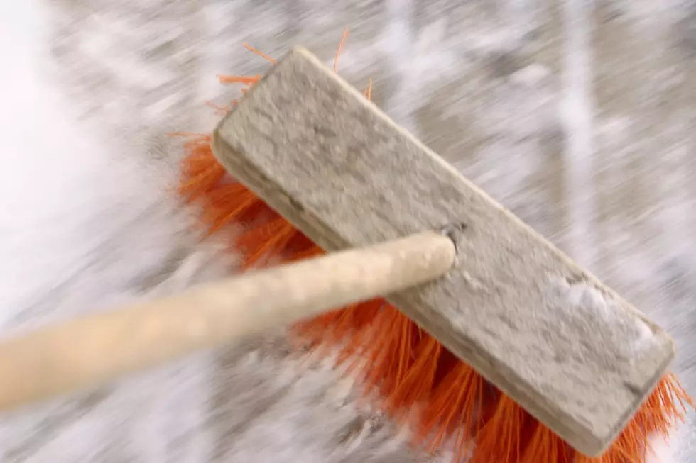 Sioux Falls Police Cautiously Wait Out Man Armed with Broomstick