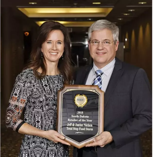 Canistota Couple Named South Dakota Retailer of the Year