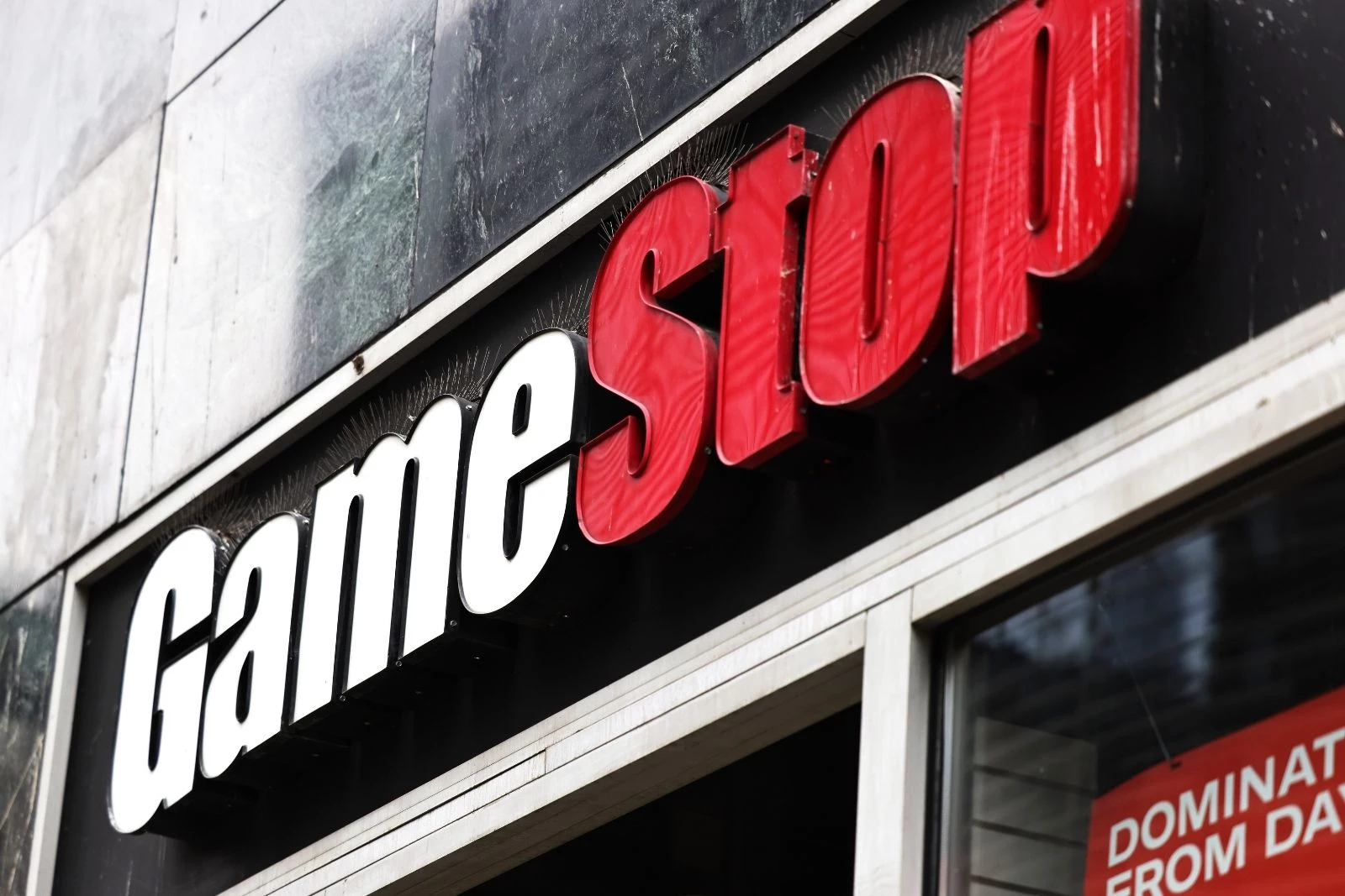 GameStop to Close 150 Stores Nationwide