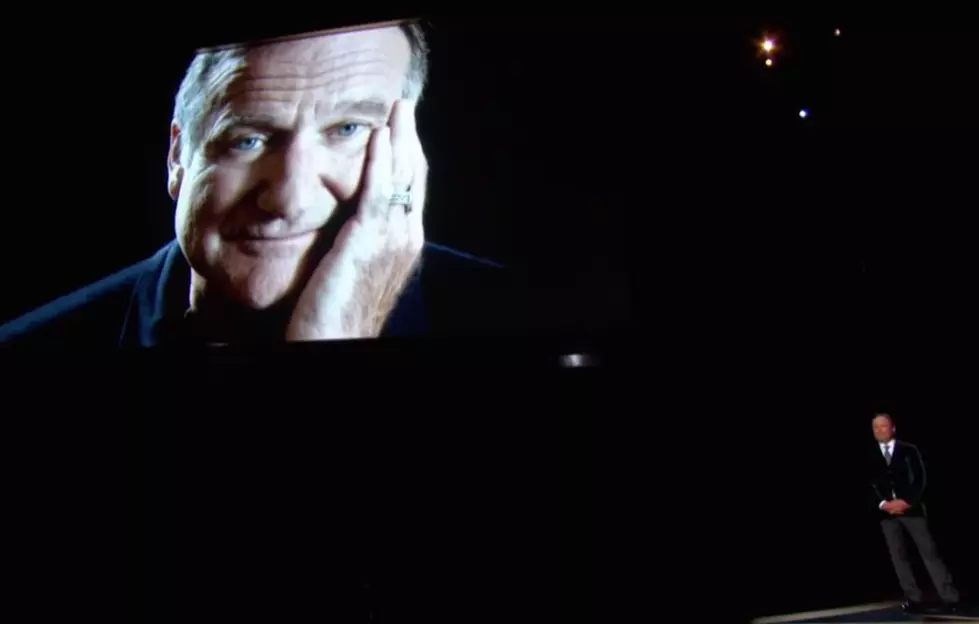 Billy Crystal payed tribute to the late Robin Williams at Emmy Awards.
