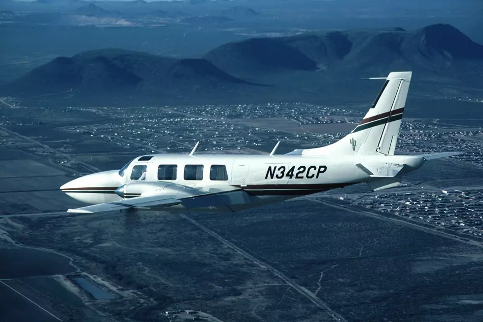 Airplane with No Landing Gear Makes Emergency Touchdown in Fargo