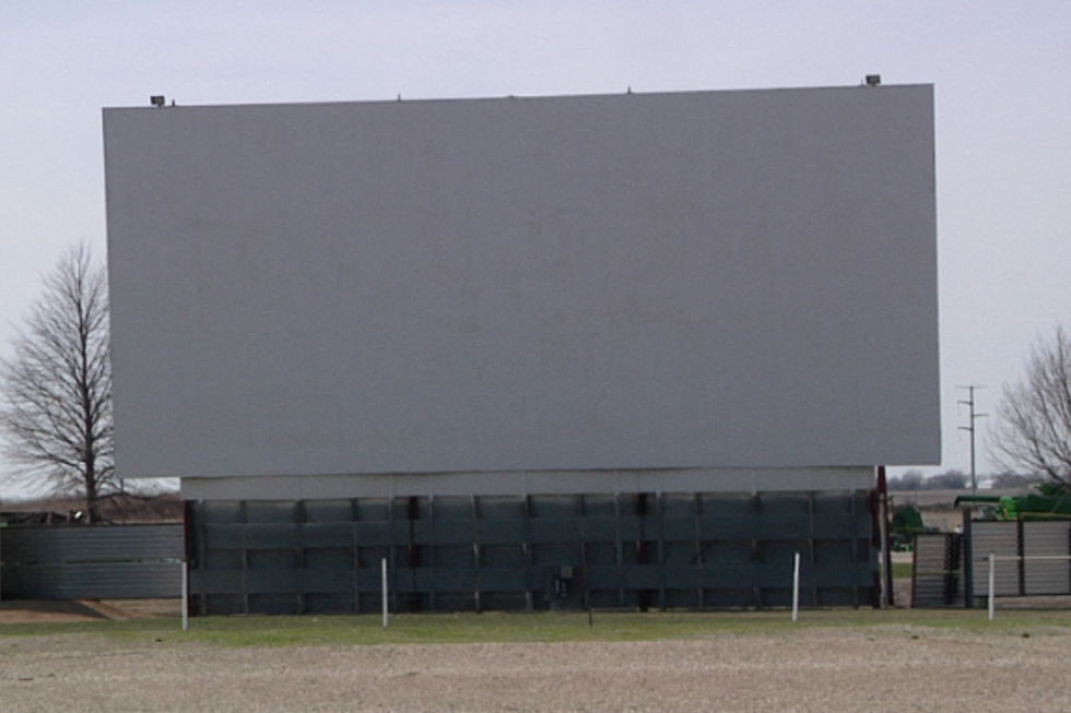 ‘Vern Drive-in’ Offers Outdoor Theater for Graduation Ceremonies