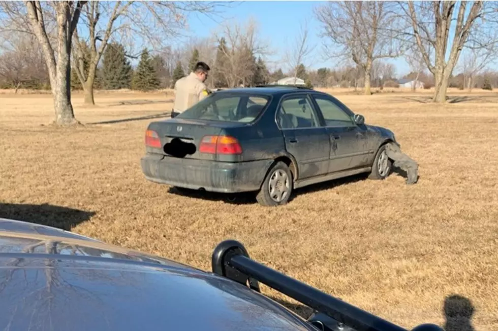 Police Chase Stolen Car in High-Speed Pursuit through Tea