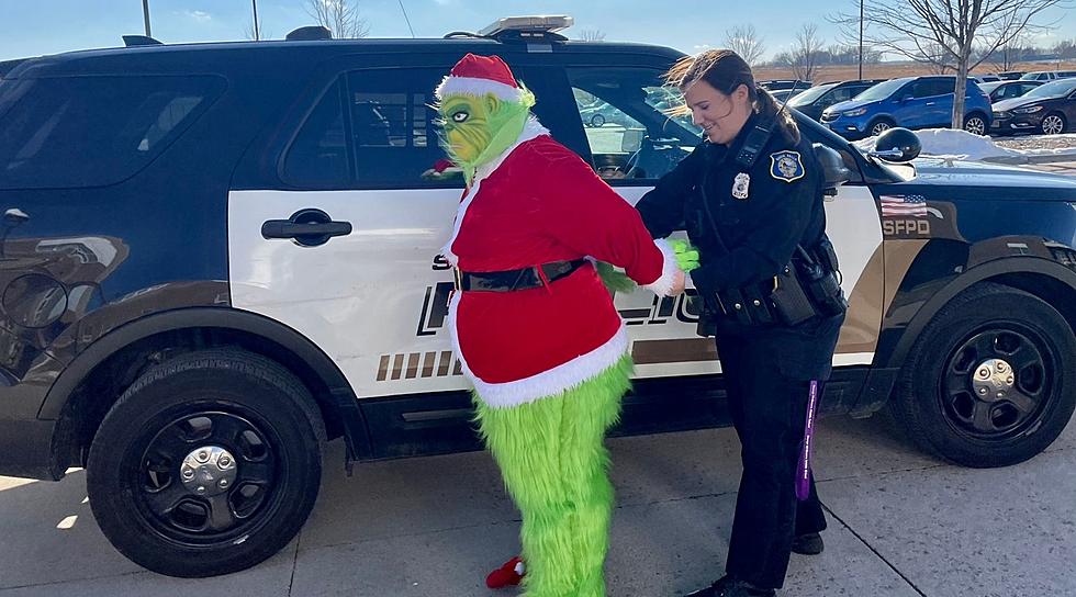 Sioux Falls Police Arrest Grinch At Local School