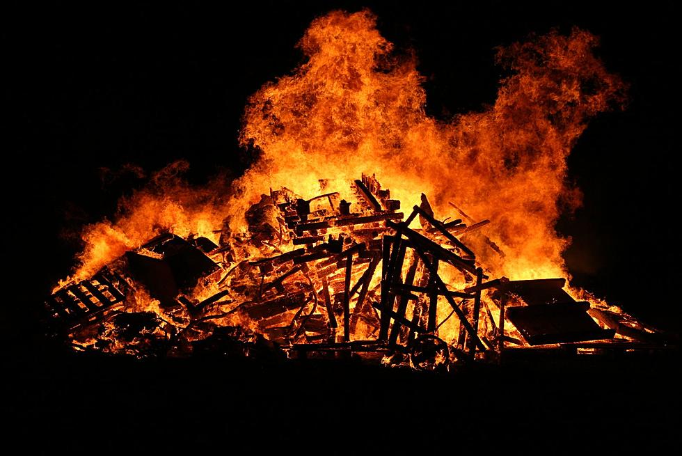 Is It Against The Law To Burn Trash In An Iowa Bonfire?