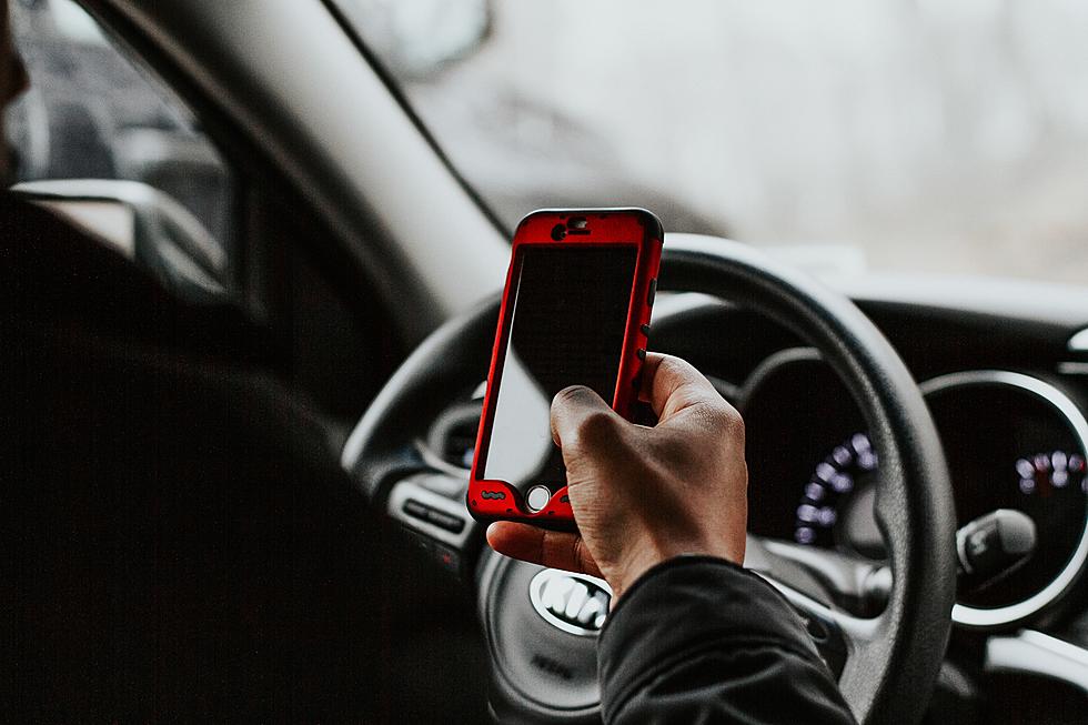 Selfies Behind the Wheel Are Common in South Dakota