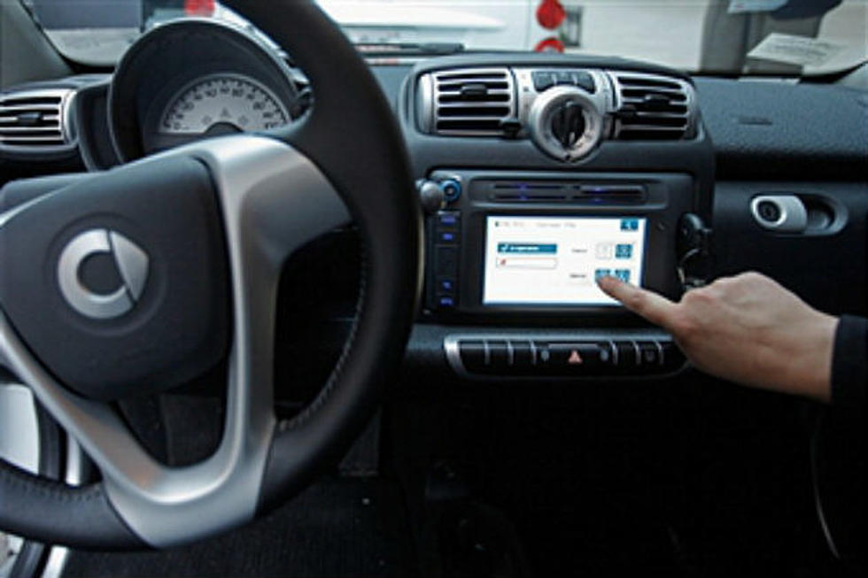 GM Offers Customers Touch Screen Training