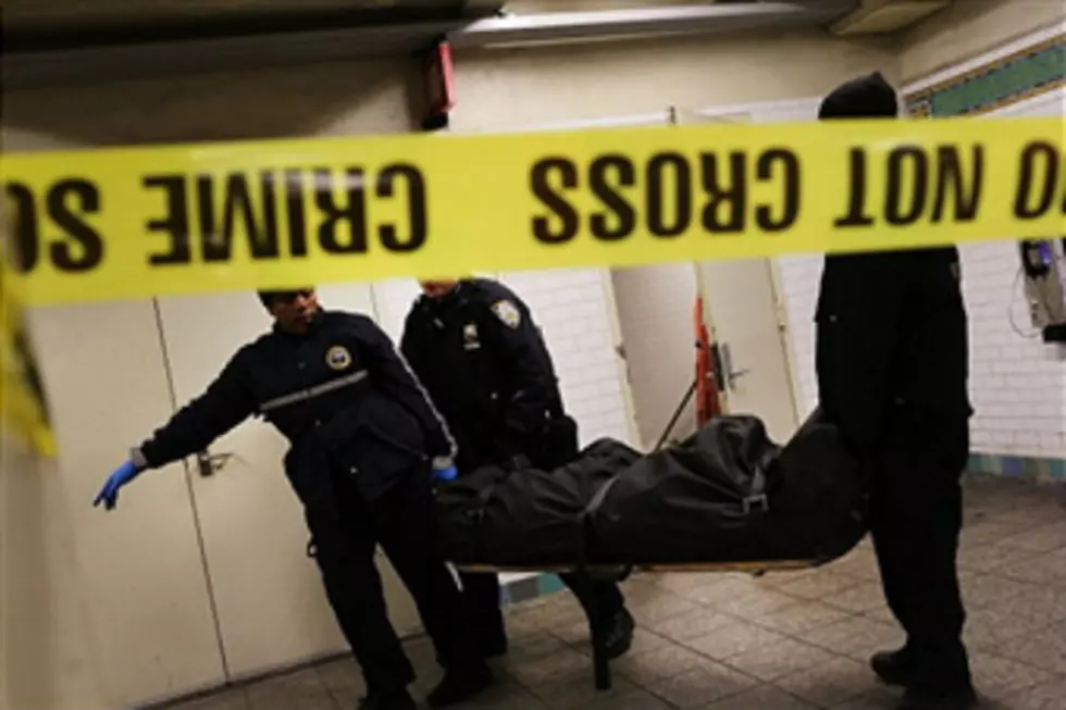New York City Man Dies Urinating on to Subway Tracks