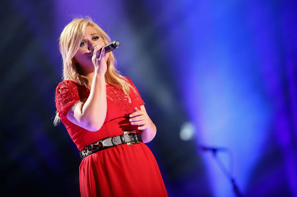 New Christmas Music From Kelly Clarkson