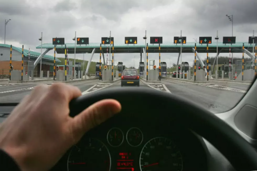 A Florida Tollbooth Worker Gets Fired For Paying Driver&#8217;s $5 Toll