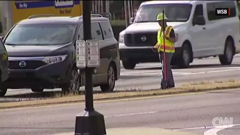 Cops Dress As Construction Workers To Bust Drivers Texting (Video)