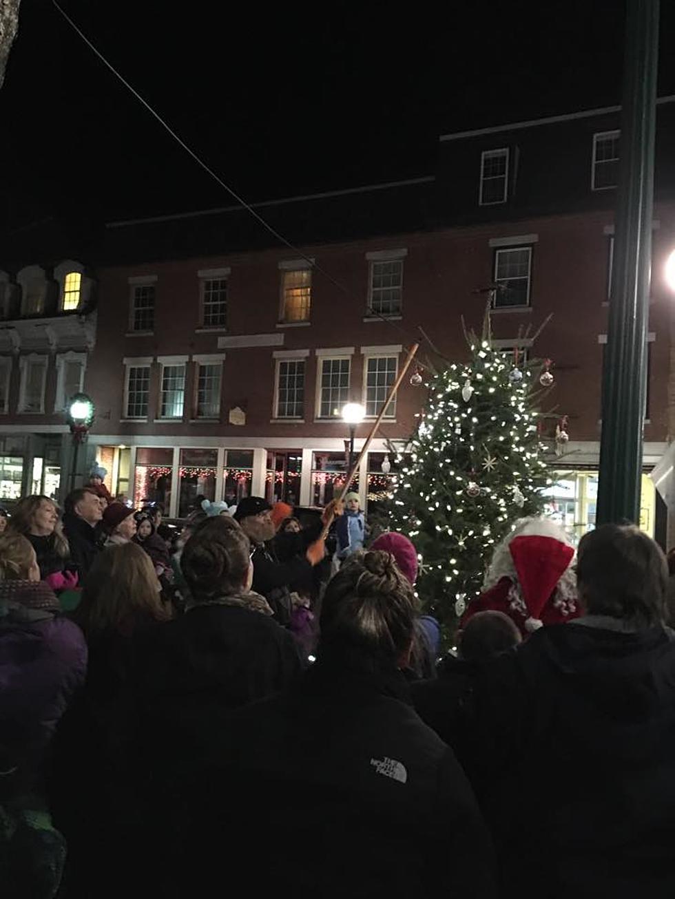 10 Main Streets In Maine That Will Get You In The Holiday Spirit
