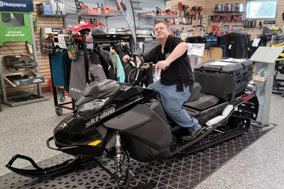 Cooper Fox&#8217;s Shopping Tip: Save $1,000 on Select Snowmobiles at Chase Toys