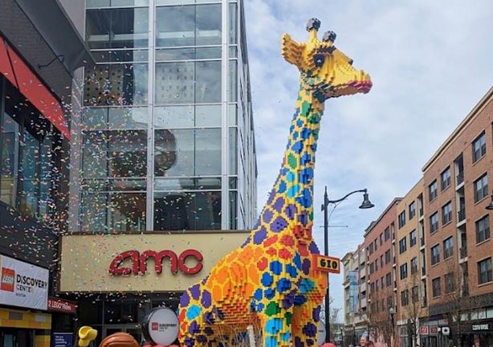 This Huge 20 Foot Tall Lego Giraffe Is A Short Drive From Maine