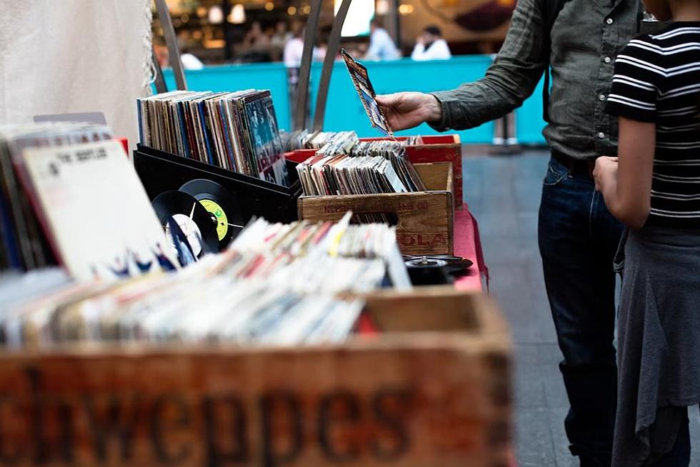 10-Mile-Long Maine Yard Sale Is a Bargain Hunter’s Dream