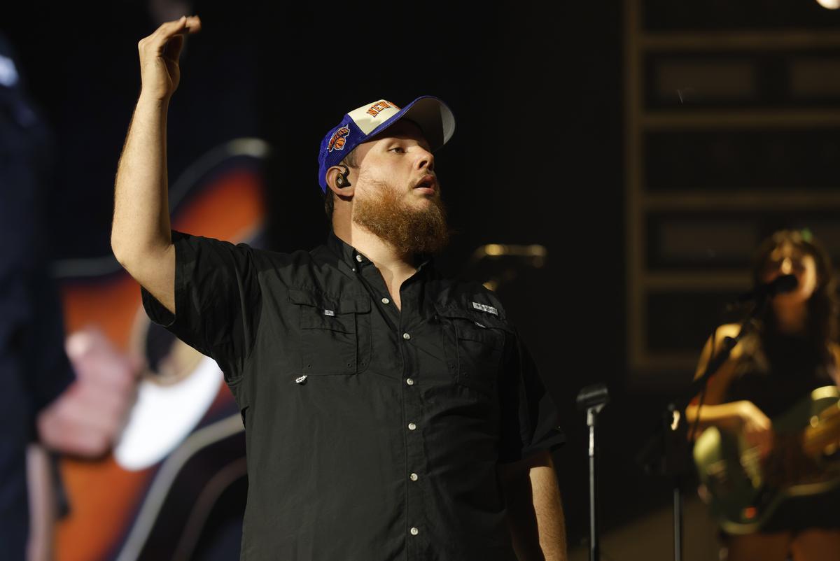 Luke Combs Announces Tour With Stop at Gillette Stadium