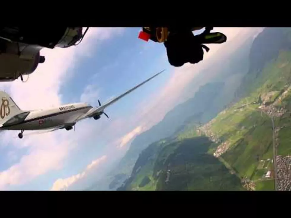 ‘Jetman’ Flies Around with Jet Wings Strapped to His Back – Drew’s [VIDEO] of the Day