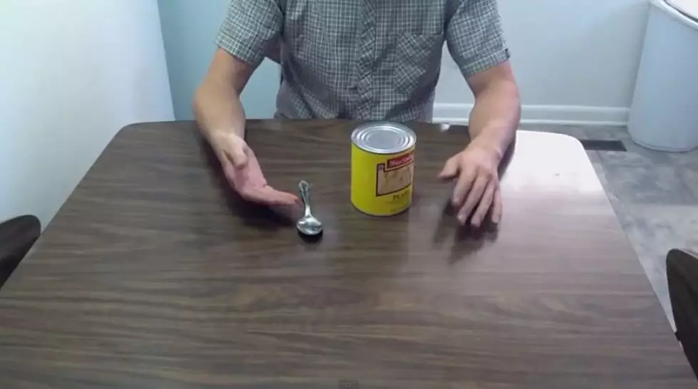 How to Open a Can with a Spoon [VIDEO]