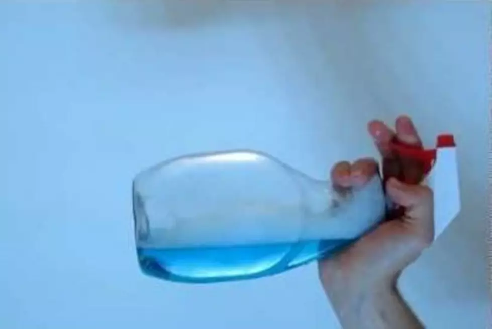 How to Make a Spray Bottle Work Upside Down [VIDEO]