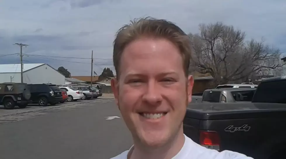 Where Do You Like to Eat Lunch Outside? Drew’s Vlog Returns! [VIDEO]