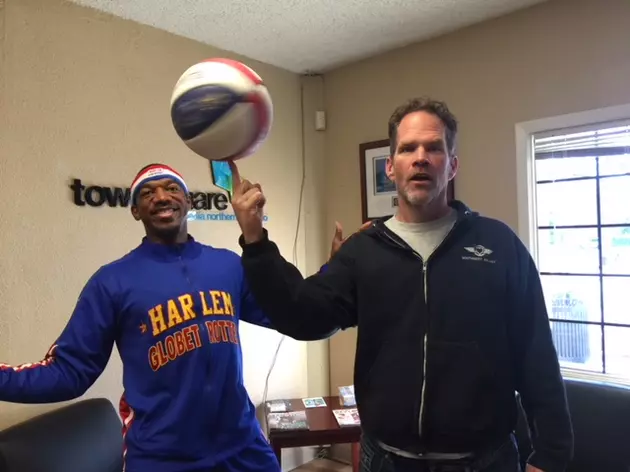 DOC&#8217;S POD-Buckets of Fun with a Globetrotter