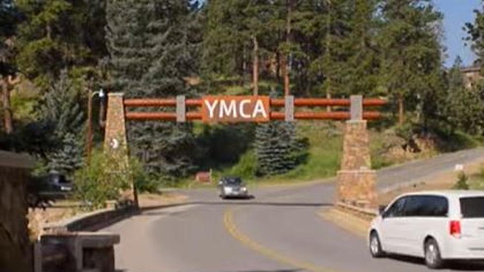 Bear Wanders Halls at YMCA of the Rockies [Video]