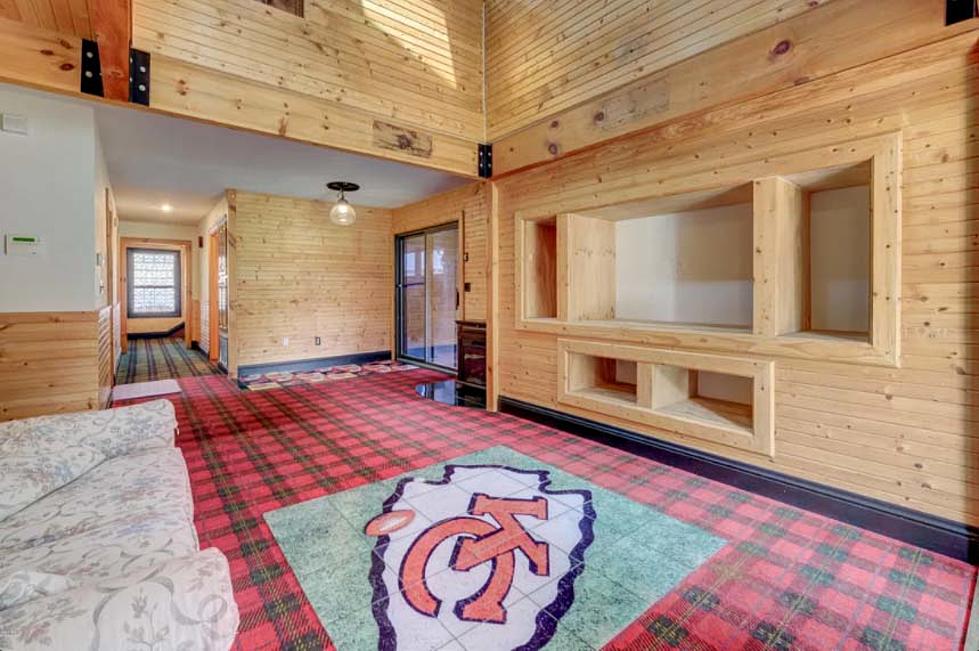 Chiefs-themed House Listing Is Every Bronco Fan’s Worst Nightmare