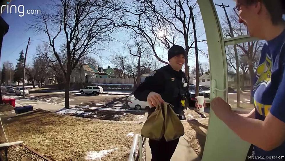 Cop Protects and Serves Woman’s Food After Arresting Delivery Guy