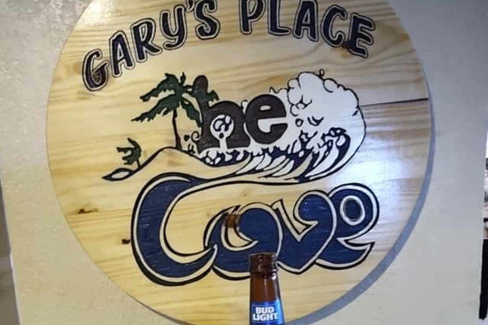 Colorado&#8217;s Cove Bar Looking for Man Who Stole Beloved Sign