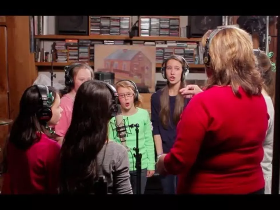 &#8216;Somewhere Over the Rainbow&#8217; Recorded in Tribute to Tragedy in Newtown, CT [VIDEO]