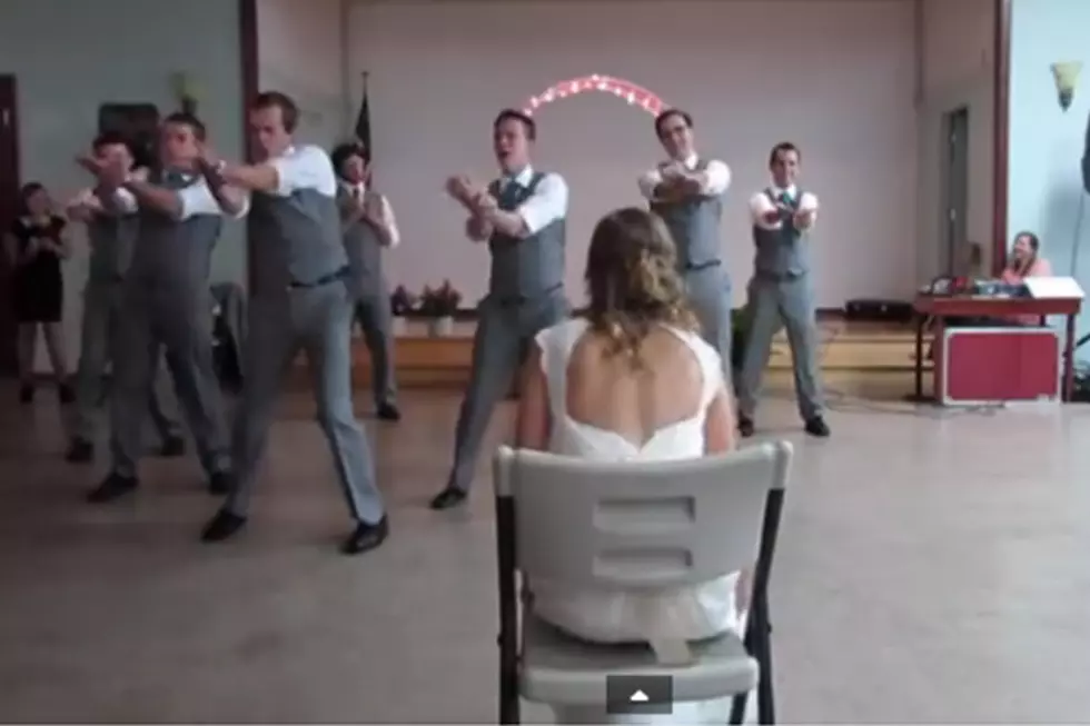 Groovin&#8217; Groomsmen Dance for Bride to &#8216;One Direction&#8217;