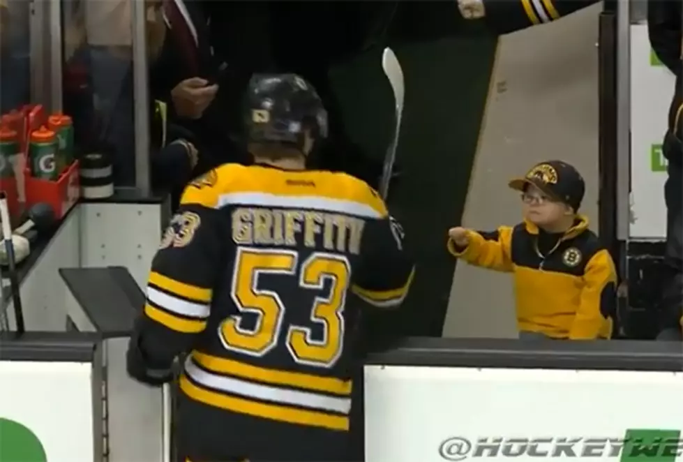 So Adorable!  Little Fan Fist Bumps Bruins after Pre-Game Warmup [VIDEO]
