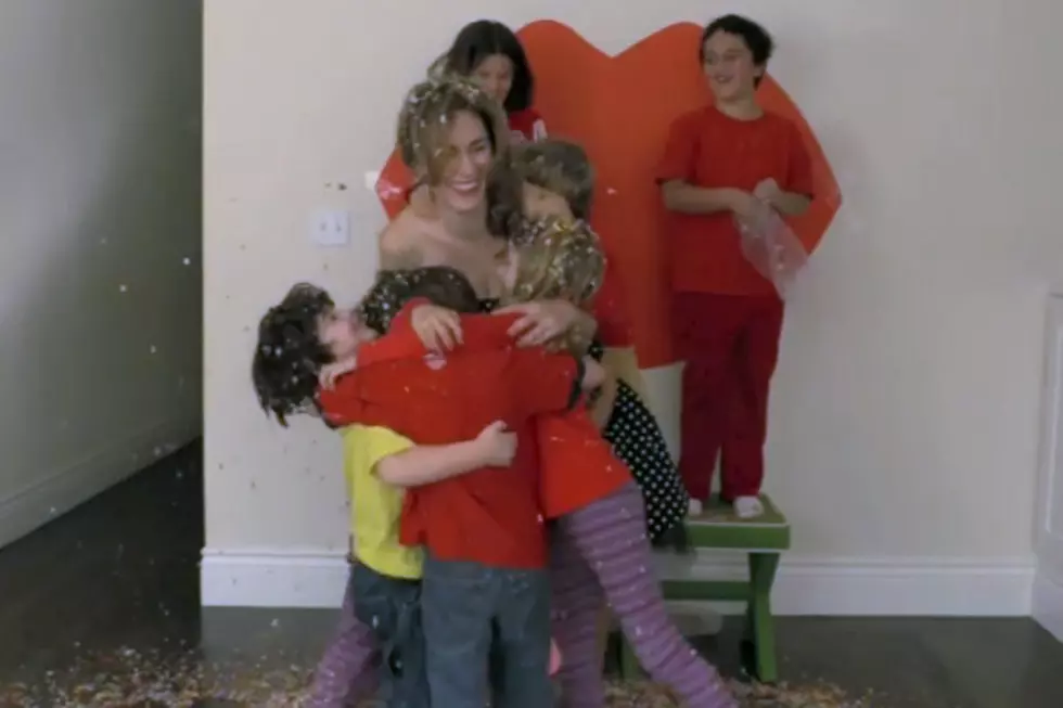 &#8216;My Lips Are Movin&#8217;!&#8217; Parody Will Have Moms Singing Along [VIDEO]