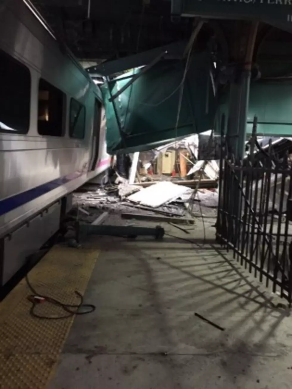 New Jersey Transit Train Crashes: Over 100 Injured, Several Dead [LIVE VIDEO]