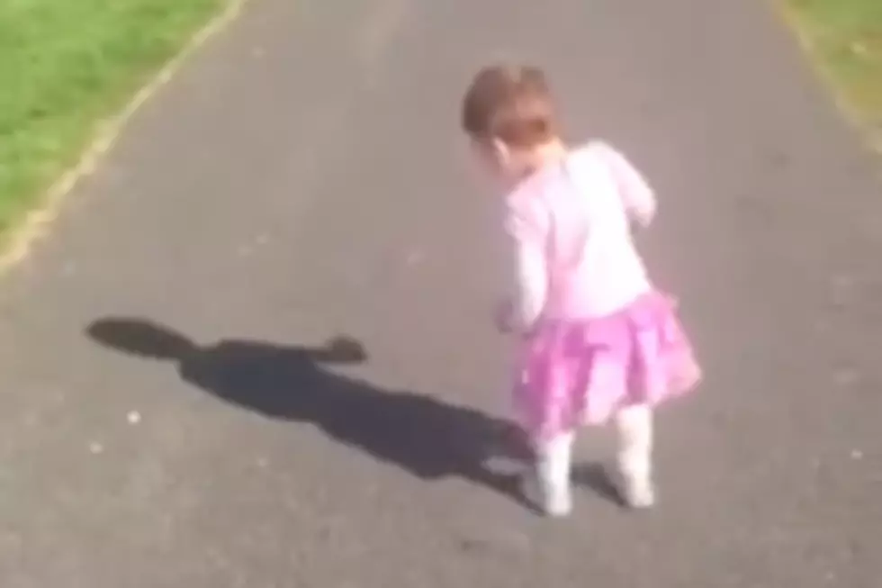 #Adorbs of the Day Alert: Little Girl is Terrified of her Own Shadow!
