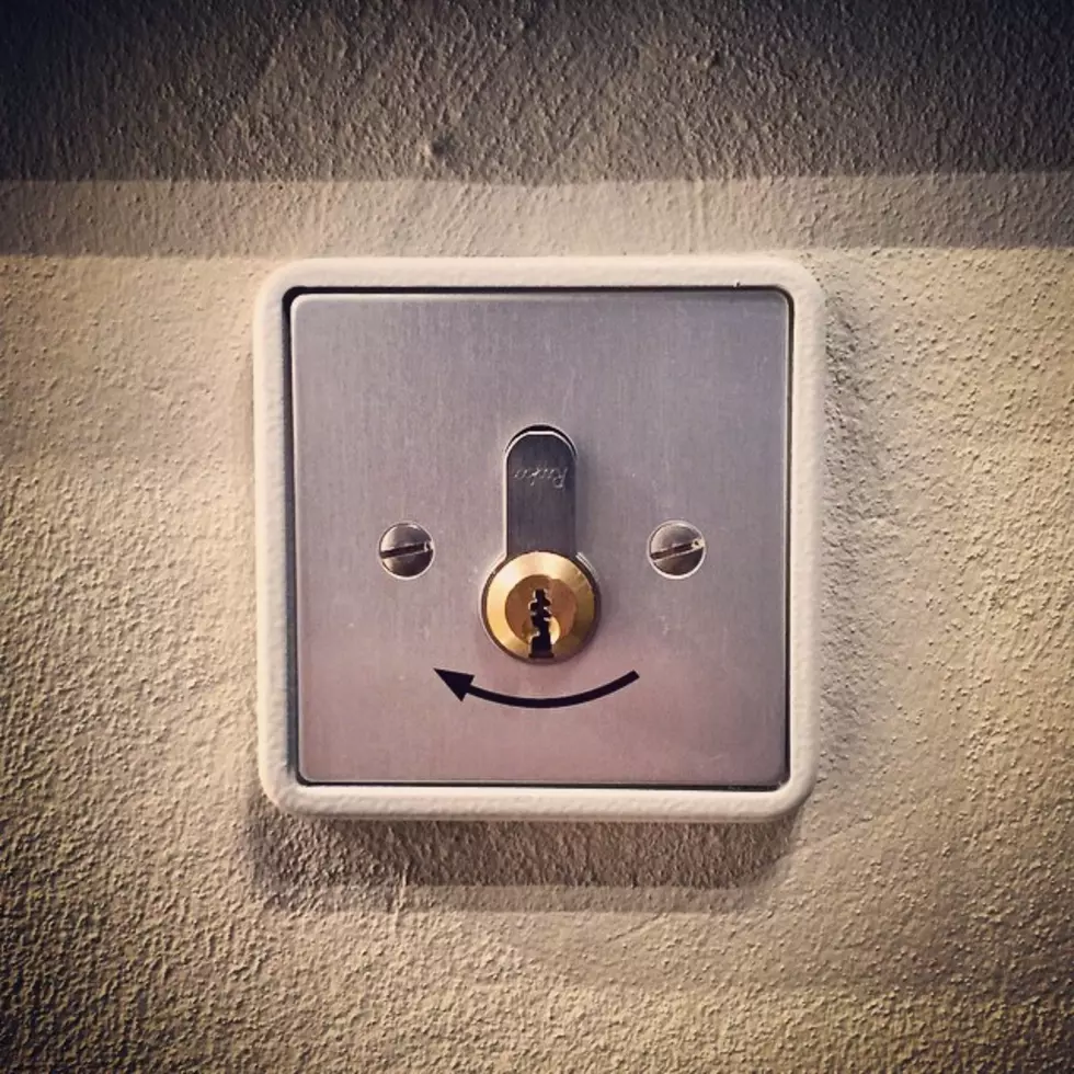 #iSeeFaces is today&#8217;s &#8216;Weird Instagram Hashtag&#8217; : Check out these Pics!