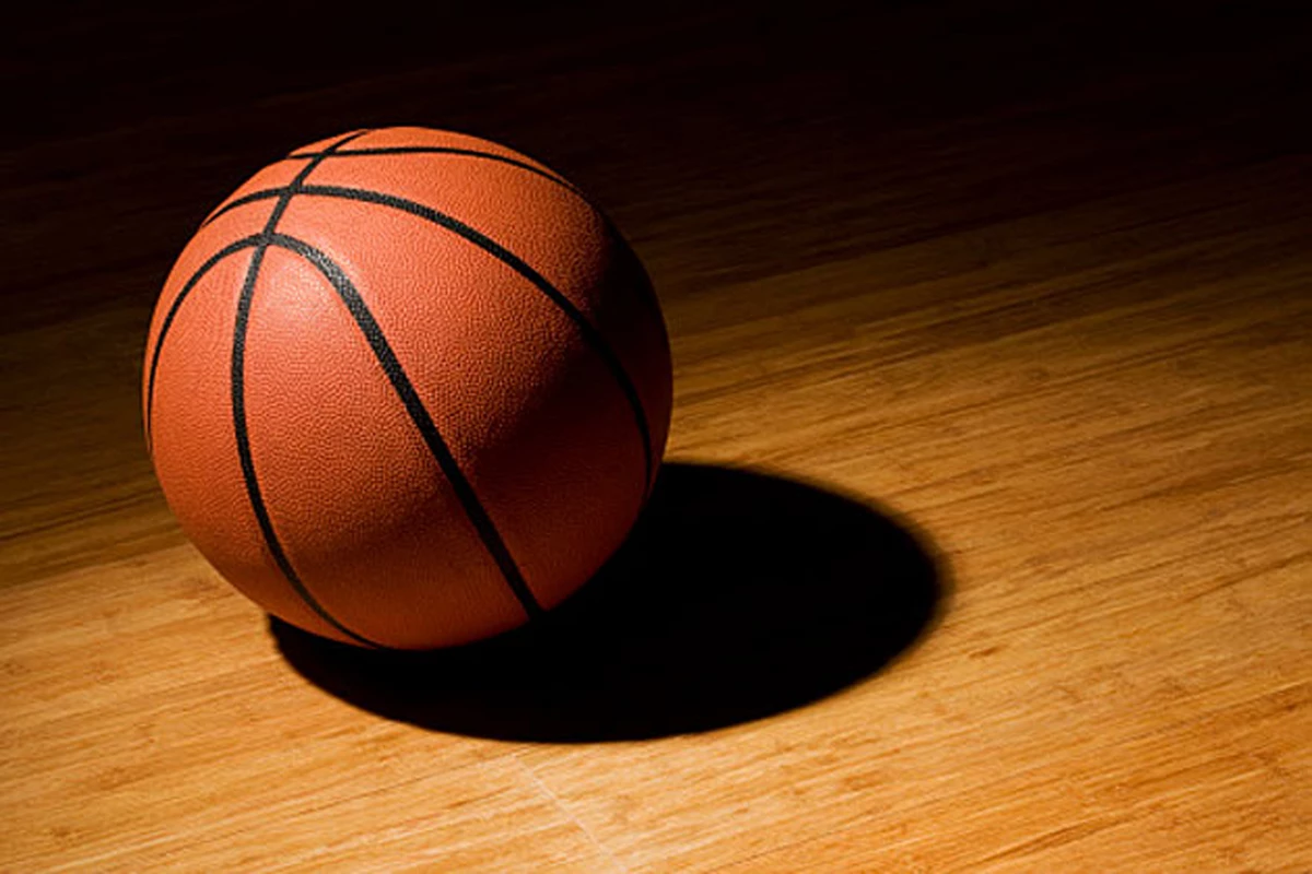 Спортивный мяч в баскетболе. Баскетбольный мяч. Материал баскетбольного мяча. Красивые баскетбольные мячи. Маленький баскетбольный мячик.