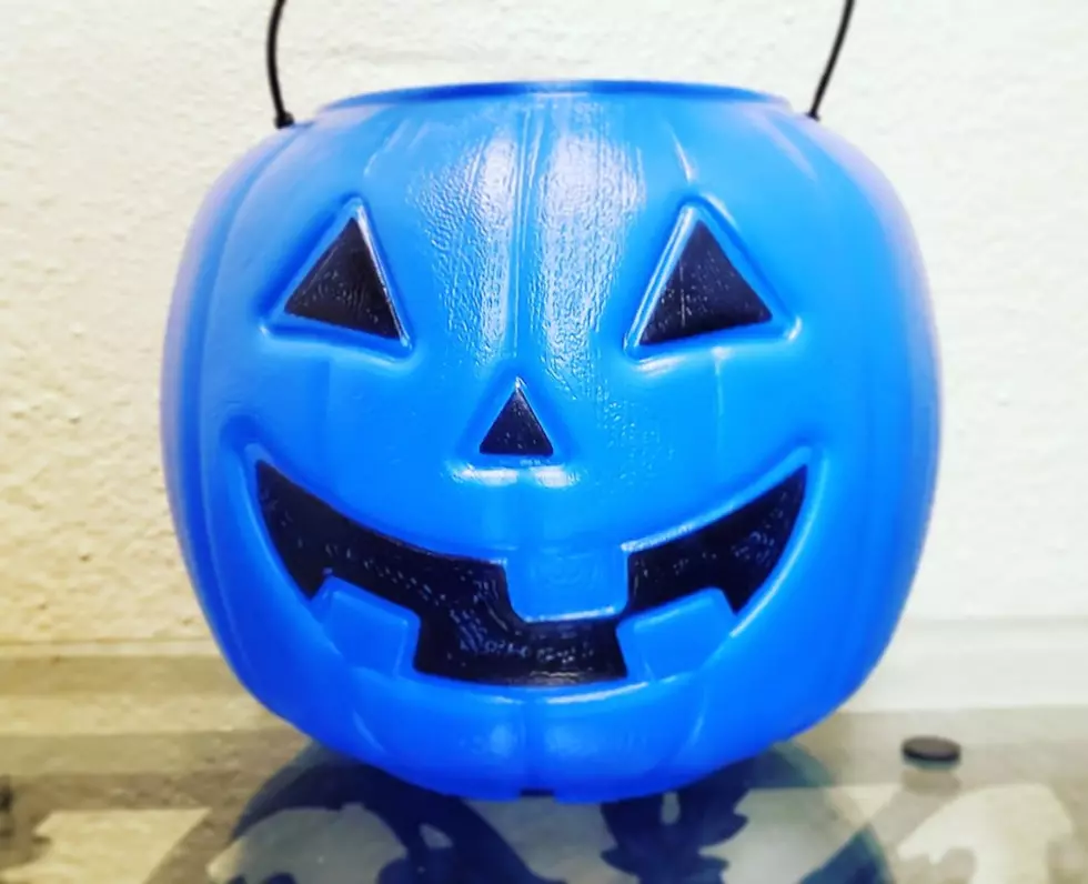 Blue Buckets to Indicate Non Verbal Trick or Treater