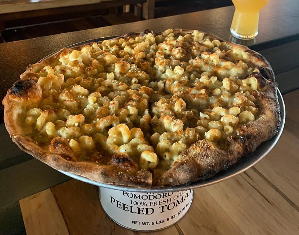 Cushnoc's 'Mom Jeans' Pizza is All The Rage