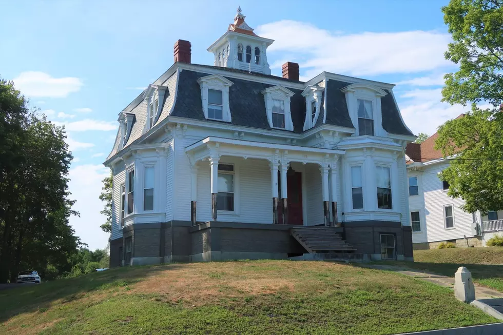 Modern Amenities Meet Historic Exteriors in This 150 Year Old Farmingdale, Maine Home