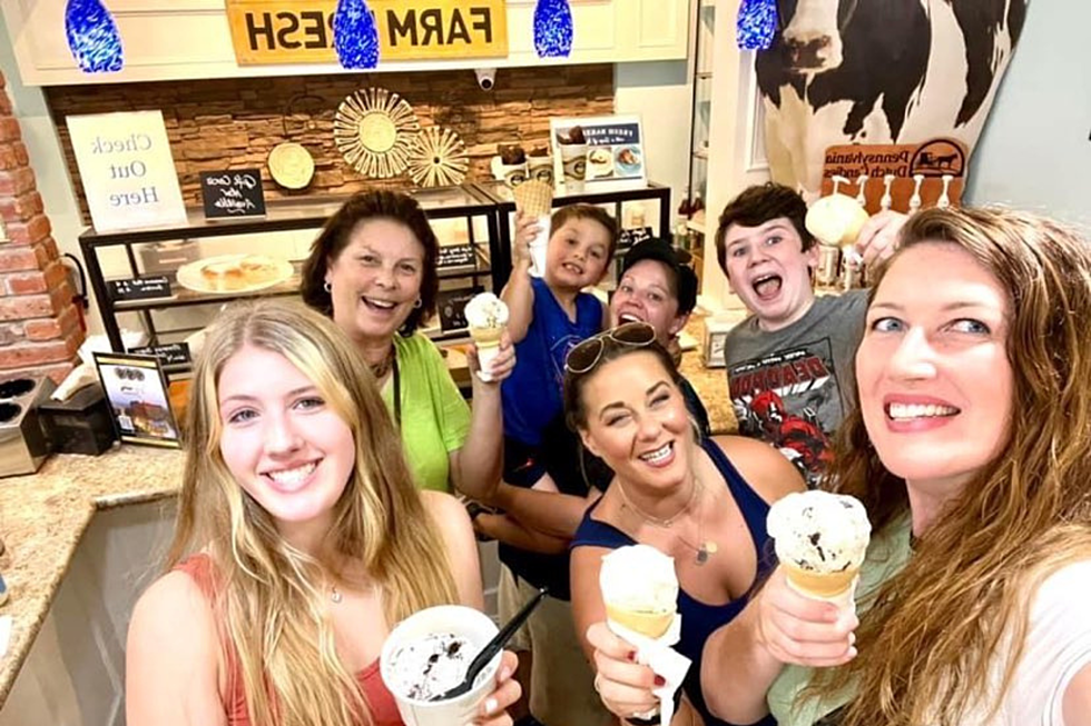 These 20 Maine Ice Cream Places Serve Up the Biggest Scoops