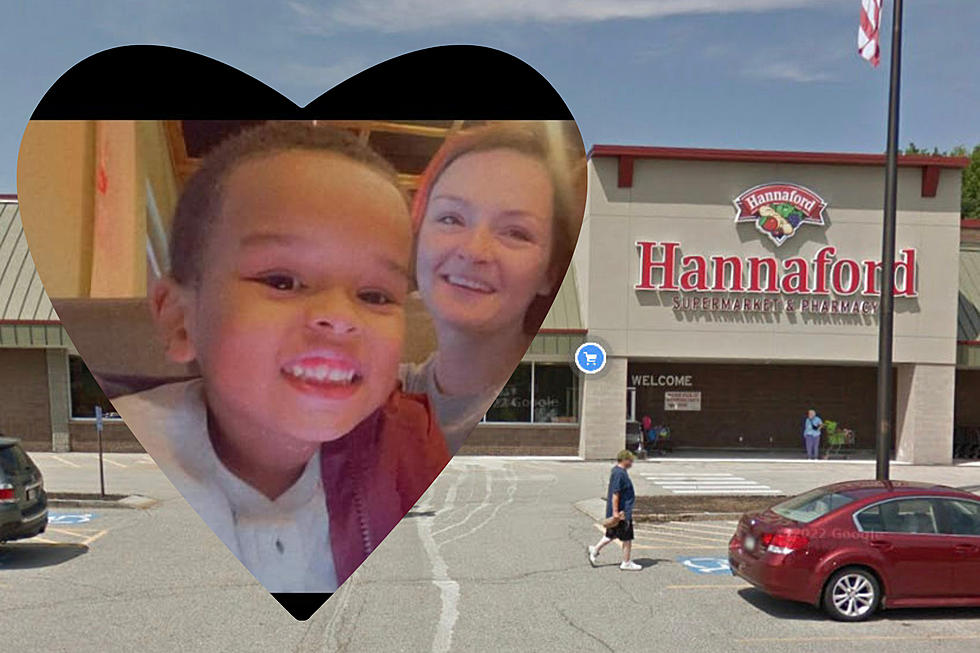 Maine Community Helps a Mom at Hannaford During Challenging Moment
