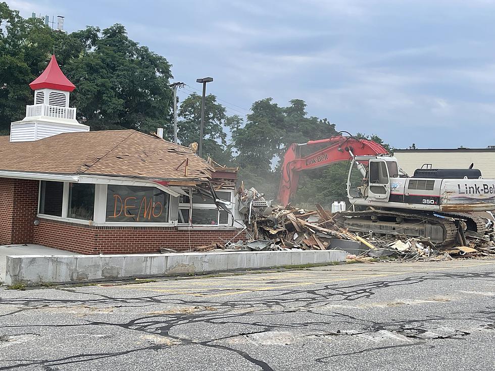 Watch Video of Augusta, Maine, Friendly's Being Demolished Monday