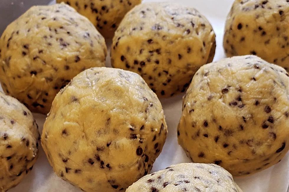 This New Hampshire Candy Store Has Huge Cookies Packed With 1000 Chocolate Chips