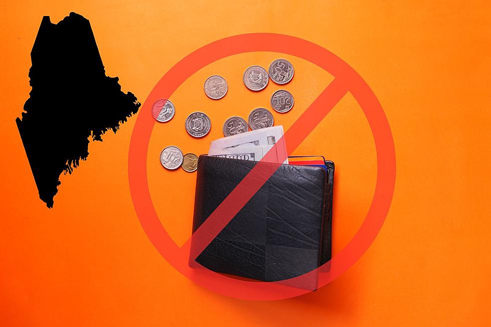 Experts Warn Maine Residents to Not Carry These 7 Items in Their Wallets