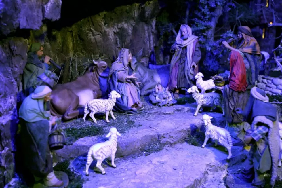 The Real Difference Between Merry Christmas and Happy Holidays&#8211;Must Watch [VIDEO]