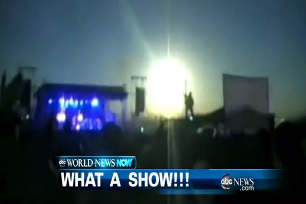Concert Goers Get a Special Unexpected Light Show [VIDEO]