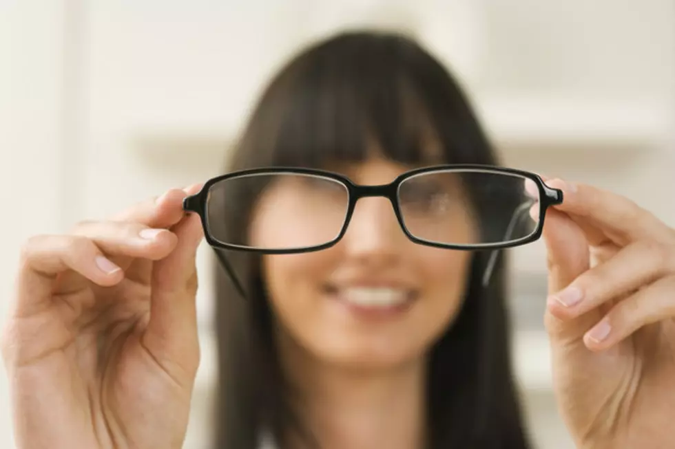 How to See without Glasses or Contacts [VIDEO]