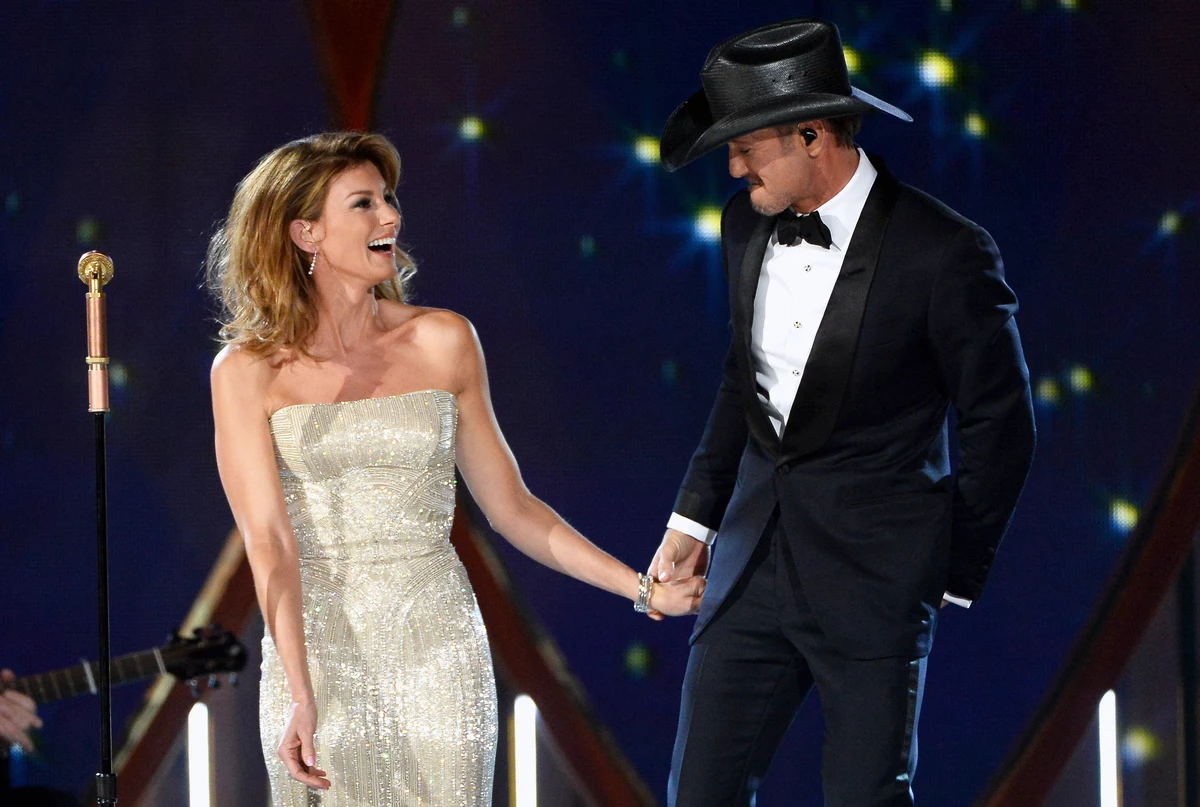 Tim McGraw & Faith Hill, Together on the Song They Performed on Last Weeks ACM Awards 'Meanwhile Back At Mama's' is Our Fresh Track of the Day!